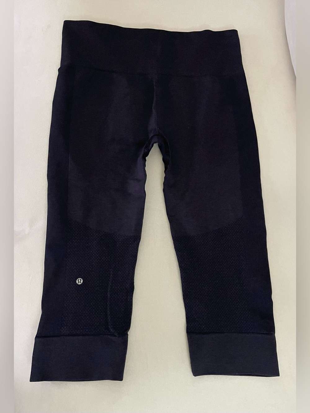 Lululemon Seamless Street Crop Capri Leggings Dark Navy Size 8 - Picture 6 of 9